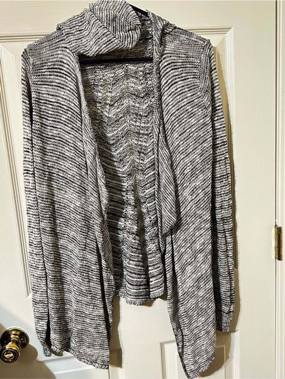 Cozy Open-Front Hooded Women's Cardigan Sweater - Gray/White